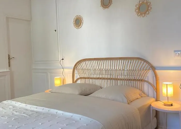 アパート Comedy: Heart Of Town Facing The Na Region ポアティエ