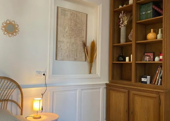 アパート Comedy: Heart Of Town Facing The Na Region ポアティエ